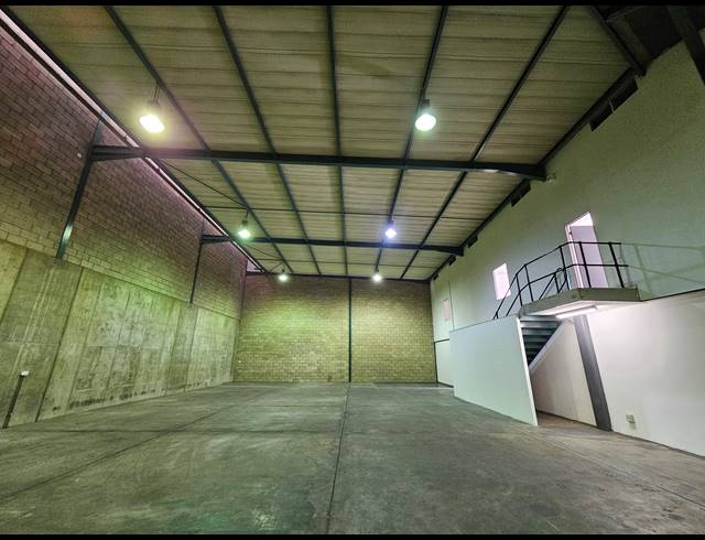 759M² WAREHOUSE TO LET IN LINBRO PARK